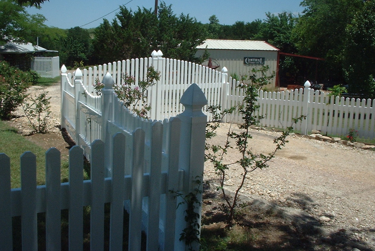 MooreFence/Moore_Fence_-Gate_3.jpg