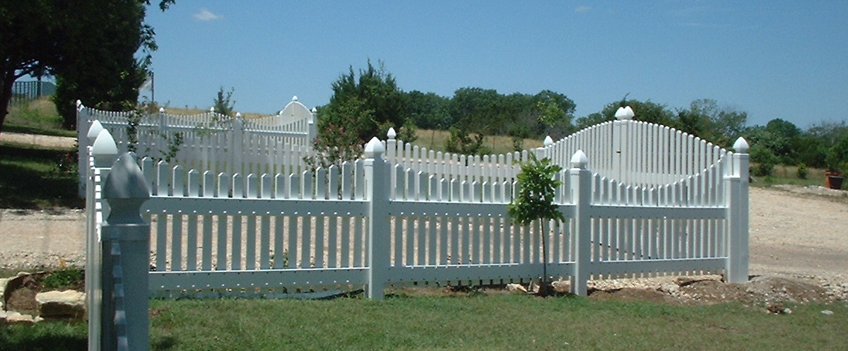 MooreFence/Moore_Fence-_Side_view_gates.jpg