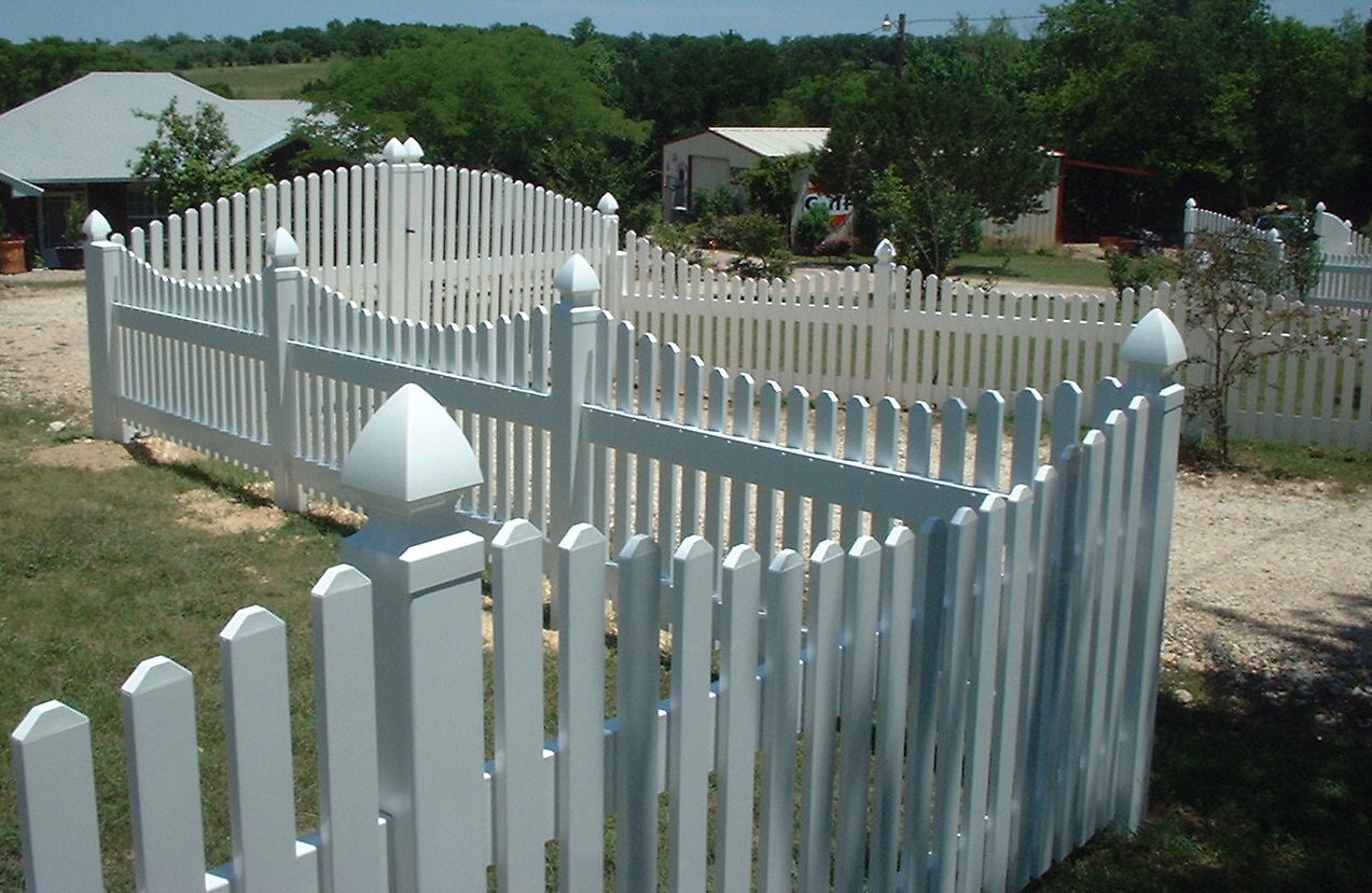 MooreFence/Moore_Fence_-Gate_3.jpg