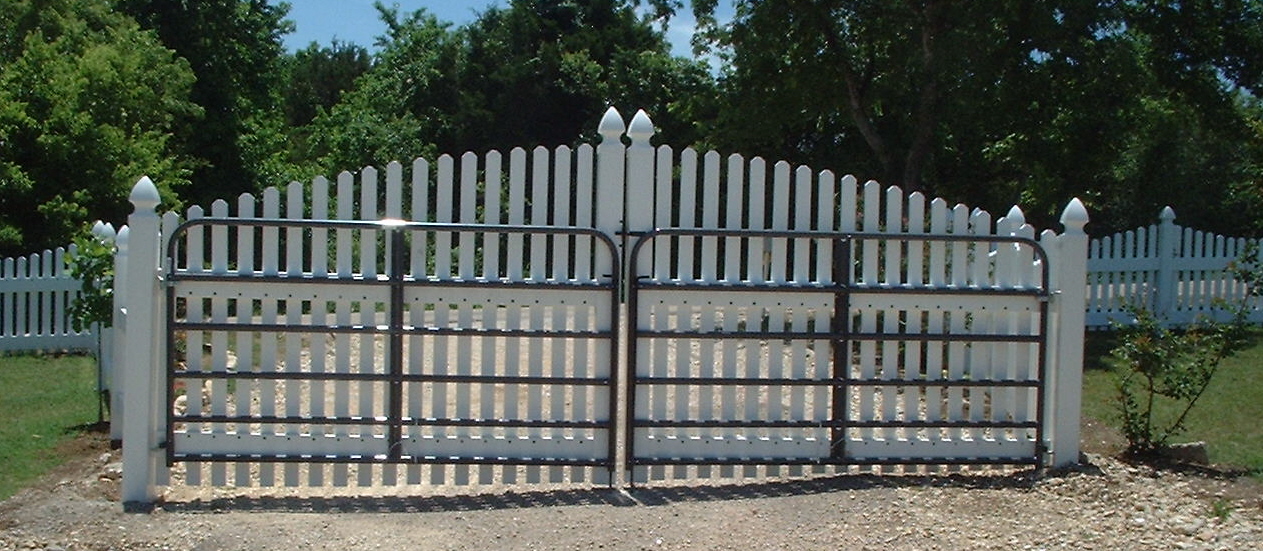 MooreFence/Moore_Fence_-Gate_Inside_Atch.jpg